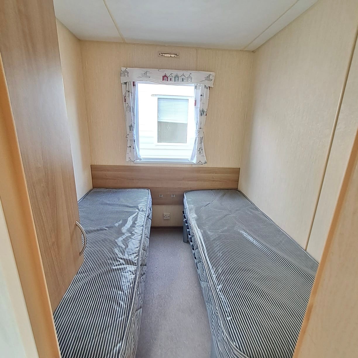 ABI REDUCED FOR QUICK SALE - HORIZON 36 X 12 WITH 3 BEDROOMS - 2 TOILETS, PITCH ROOF - FAMILY CARAVAN For Sale Thumb