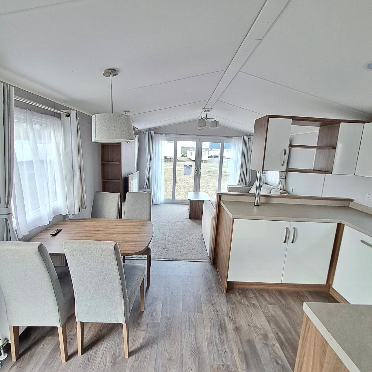 WILLERBY AVONMORE SUPER 38 X 12 WITH 3 BEDROOMS, FULL WINTER SPEC WITH DOUBLE GLAZING & CENTRAL HEATING For Sale Thumb