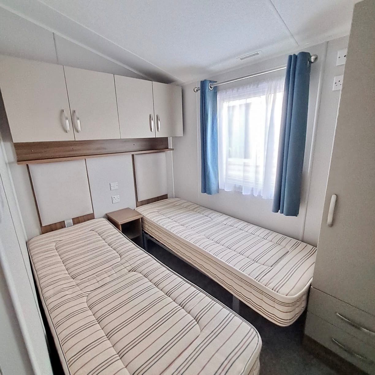 WILLERBY AVONMORE SUPER 38 X 12 WITH 3 BEDROOMS, FULL WINTER SPEC WITH DOUBLE GLAZING & CENTRAL HEATING For Sale Thumb