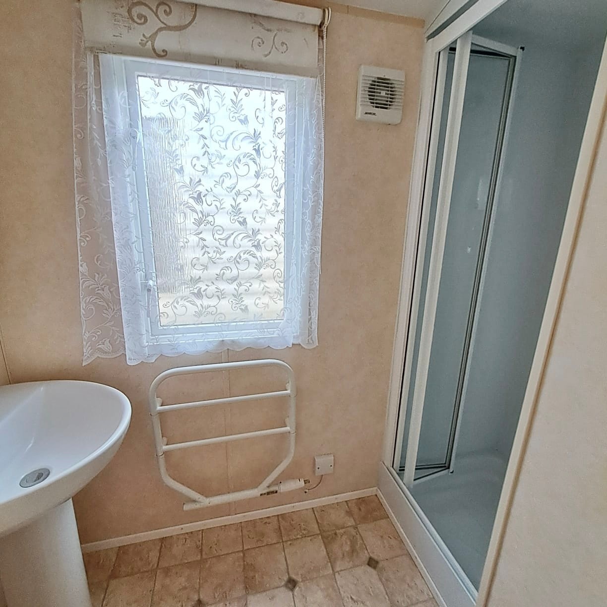 BK BLUEBIRD CALYPSO SUPER 35 X 12 WITH 2 BEDROOMS, DOUBLE GLAZING, ELECTRIC HEATING, PITCH ROOF For Sale Thumb