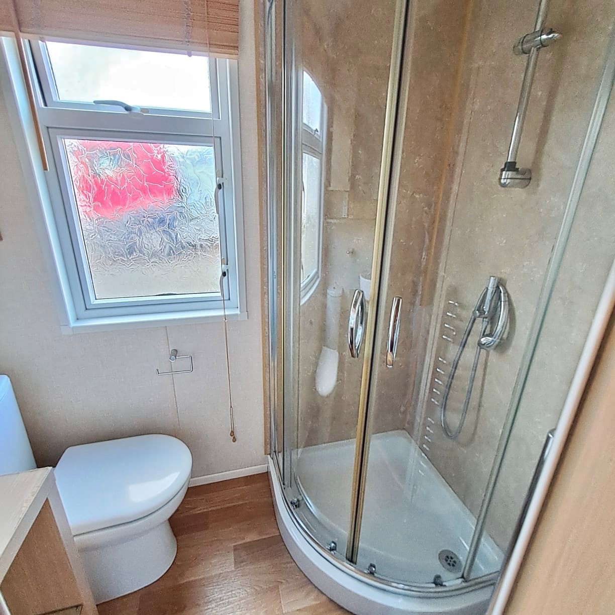 SWIFT CHAMPAGNE DELUXE WITH A BATH AND SHOWER, 40 X 13 WITH 2 BEDROOMS, FULL WINTER SPEC, DOUBLE PATIO DOORS BOTH ENTRANCES For Sale Thumb