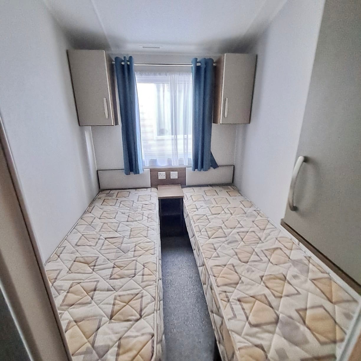 WILLERBY AVONMORE SUPER 38 X 12 WITH 3 BEDROOMS, FULL WINTER SPEC WITH DOUBLE GLAZING & CENTRAL HEATING For Sale Thumb