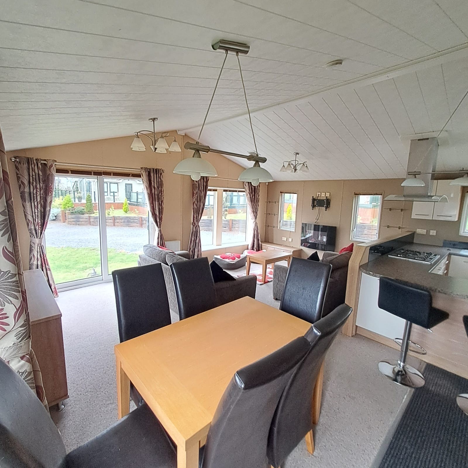 WILLERBY BOSTON LODGE 40 X 20 WITH 3 BEDROOMS - DOUBLE GLAZING, CENTRAL HEATING & GALVANISED CHASSIS, WASHING MACHINE & 2 SHOWERS For Sale Thumb