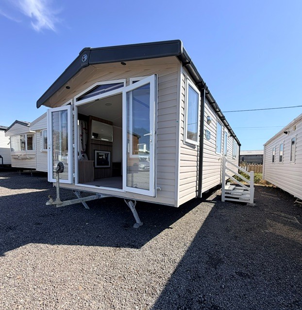 SWIFT BORDEAUX MK3 EXCLUSIVE MODEL 38 X 12 WITH 3 BEDROOMS  For Sale Thumb