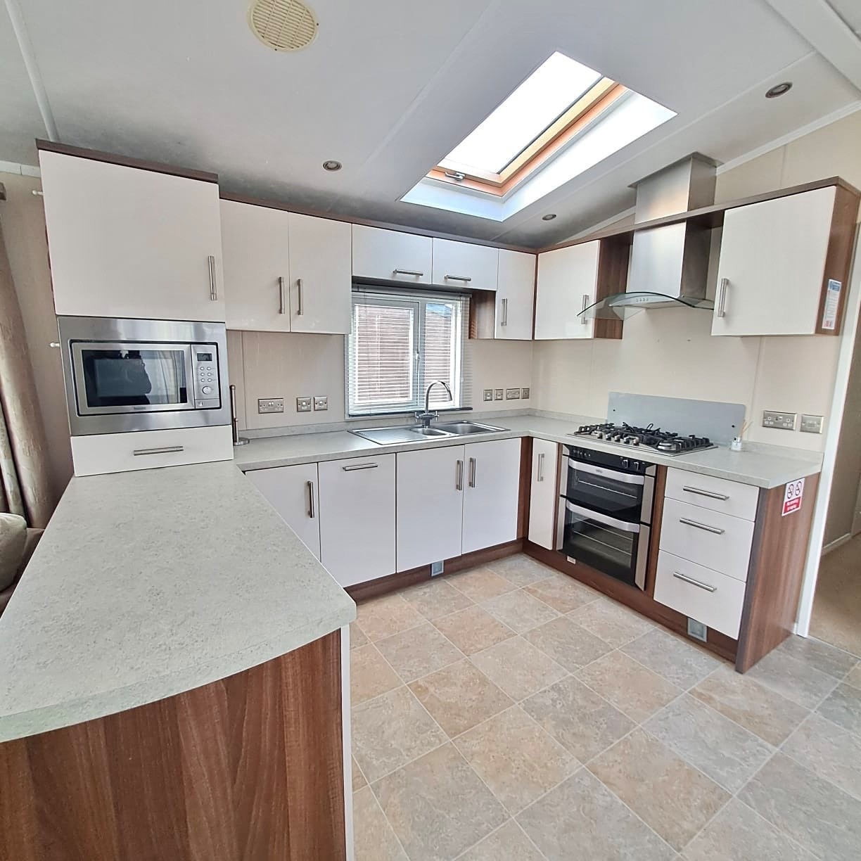 PEMBERTON PARK LANE COLLECTION 42 X 14 WITH 2 DOUBLE BEDROOMS - BATH, WASHING MACHINE , DOUBLE GLAZING & CENTRAL HEATING - GALVANISED CHASSIS For Sale Thumb