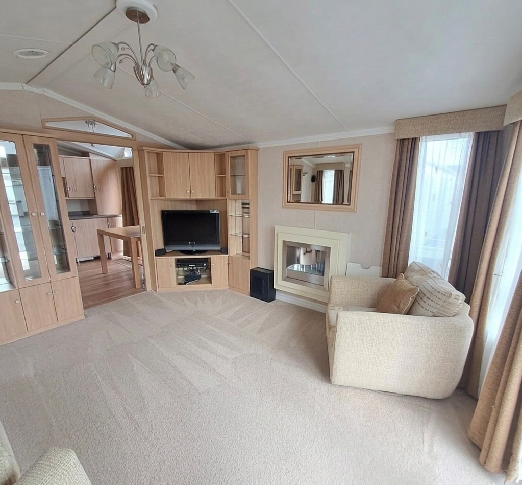 WILLERBY IT'S A CLASSIC ... WILLERBY VOGUE CONNOISSEUR 42 X 13 WITH 2 BEDROOMS, 2 BATHROOMS & SHOWER - FRONT OPENING DOORS, RADIATORS THROUGHOUT, FULL WINTER SPEC For Sale Thumb