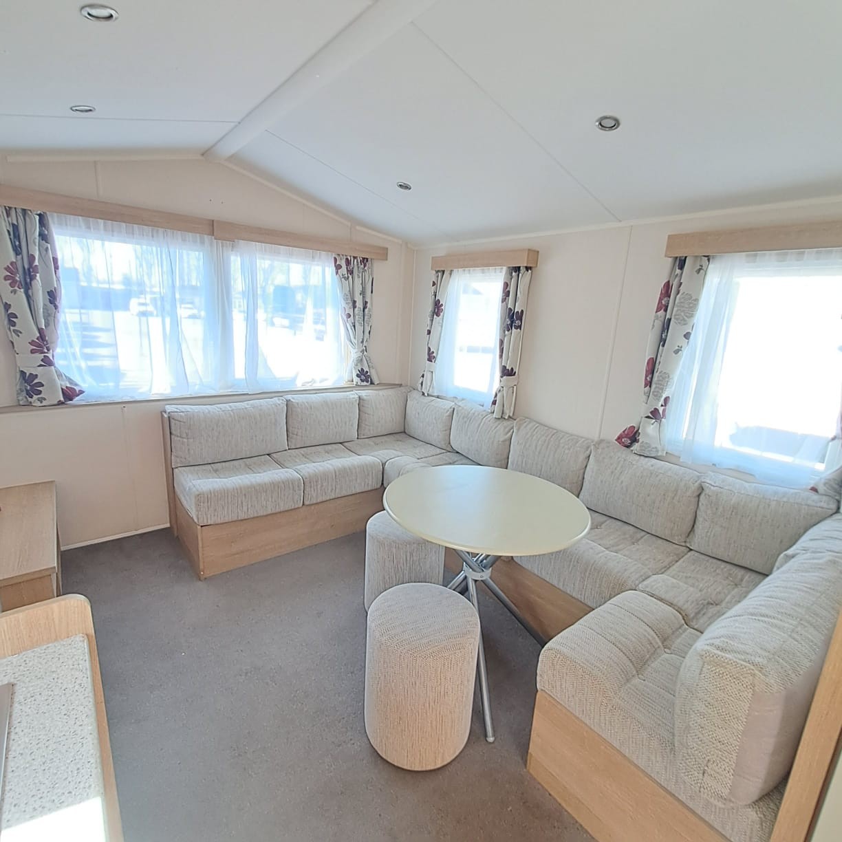 WILLERBY ABSOLUTE BARGAIN ... WILLERBY VACATION 28 FOOT LONG BY 10 FEET WIDE - 2 BEDROOMS WITH DOUBLE GLAZING  For Sale Thumb