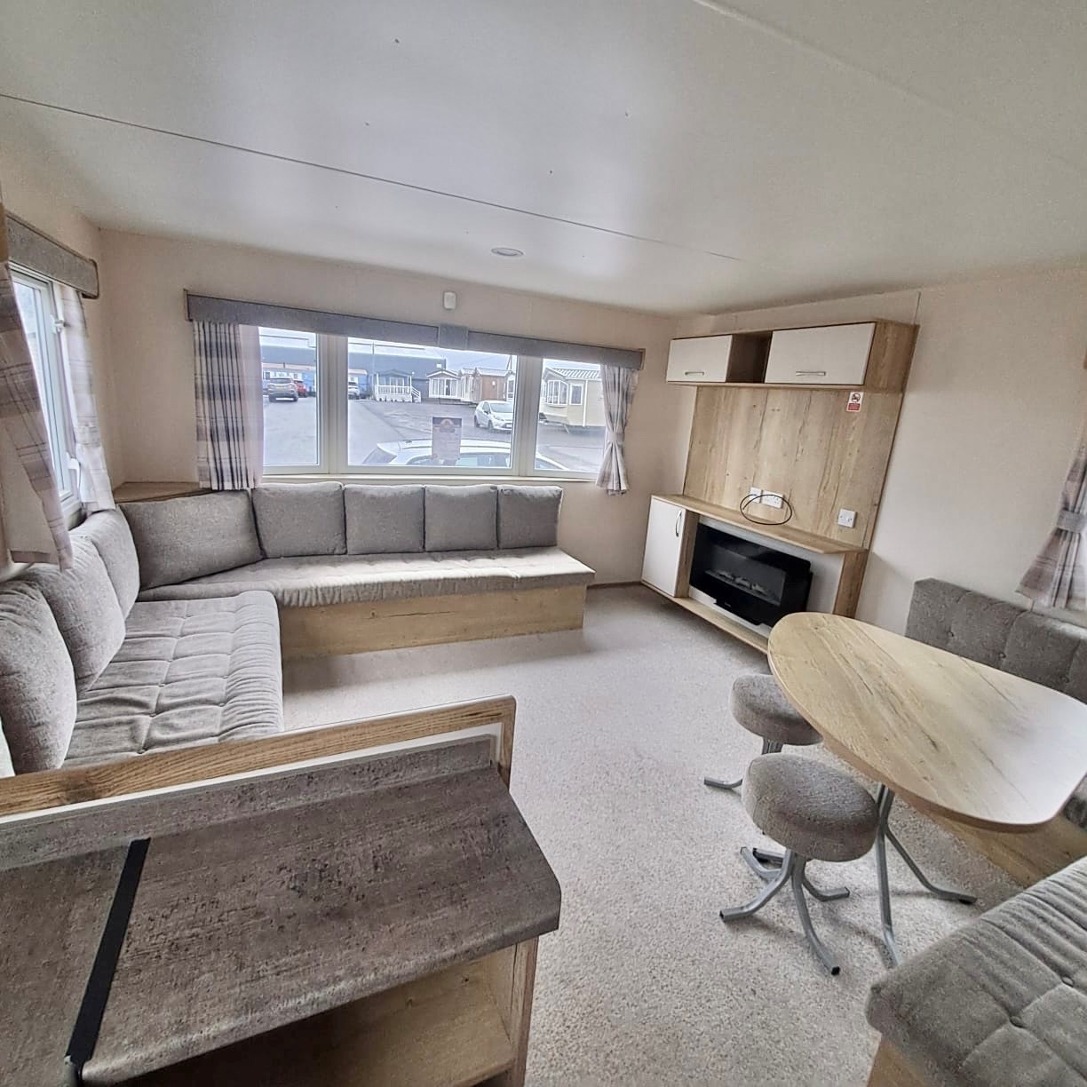 ABI NEW HORIZON 36 X 12 WITH 3 BEDROOMS, 2 TOILETS, DOUBLE GLAZING & BLOW WARM AIR HEATING, FAMILY STATIC, GREAT CONDITION For Sale Thumb